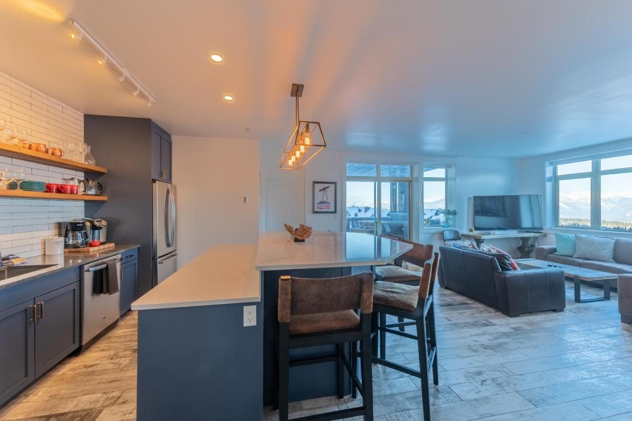 Fully Renovated Ski-In/Out Loft With Private Hot Tub! Golden Exterior photo