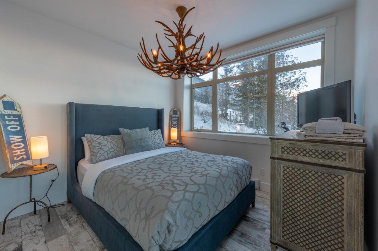 Fully Renovated Ski-In/Out Loft With Private Hot Tub! Golden Exterior photo