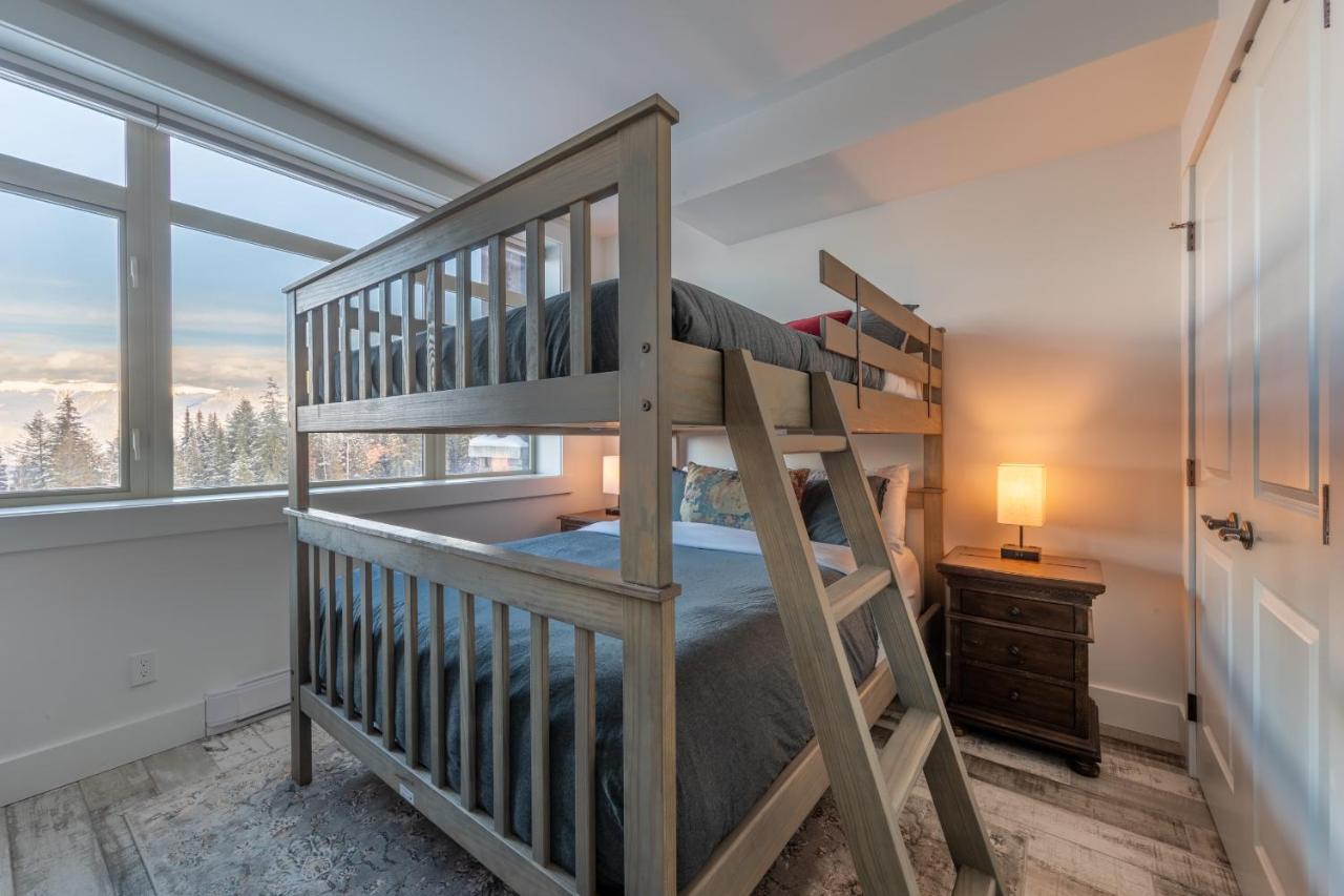 Fully Renovated Ski-In/Out Loft With Private Hot Tub! Golden Exterior photo