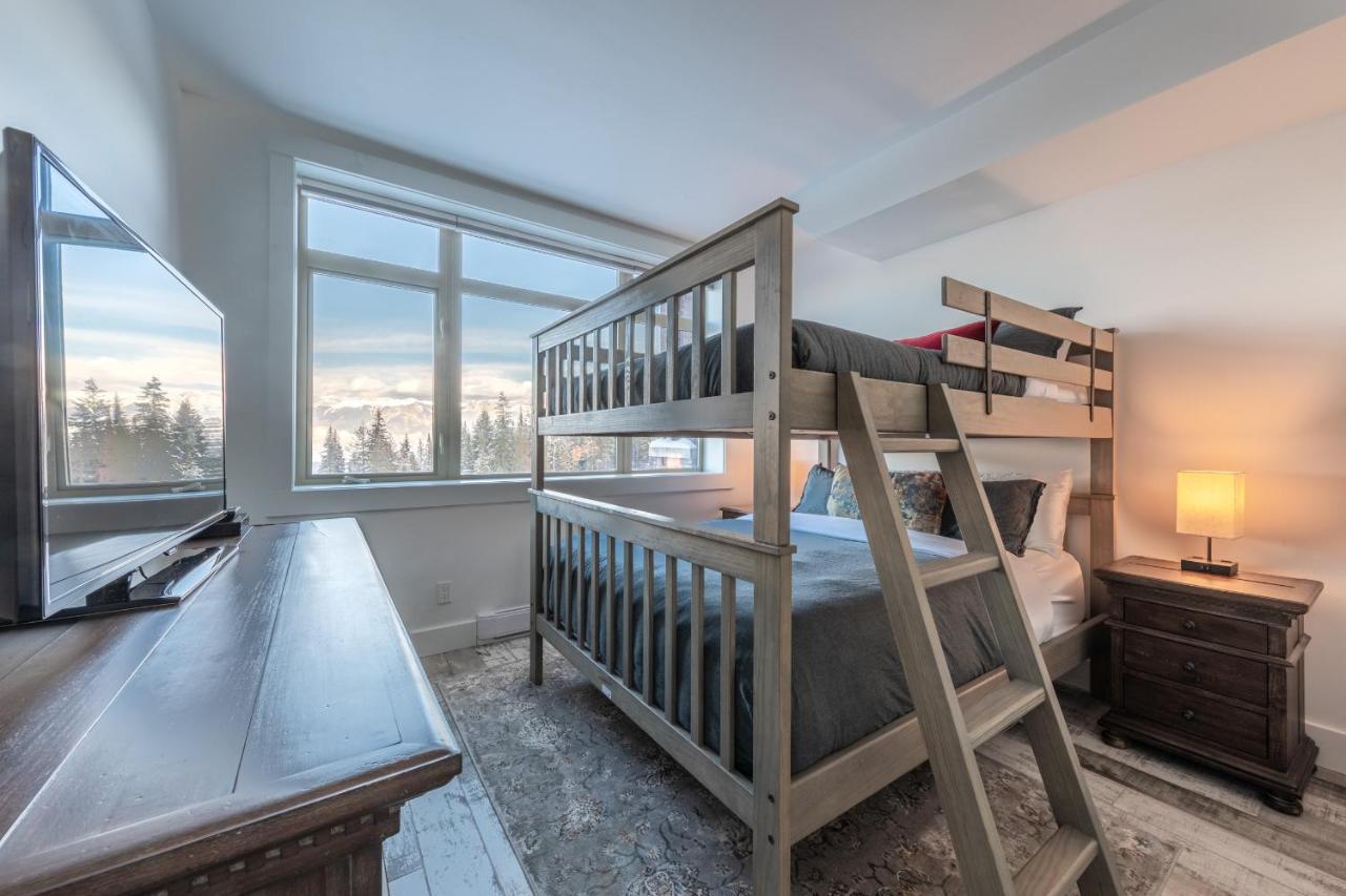Fully Renovated Ski-In/Out Loft With Private Hot Tub! Golden Exterior photo